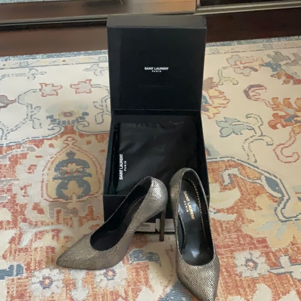 Saint Laurent - Paris P110 Pump Leather Argento